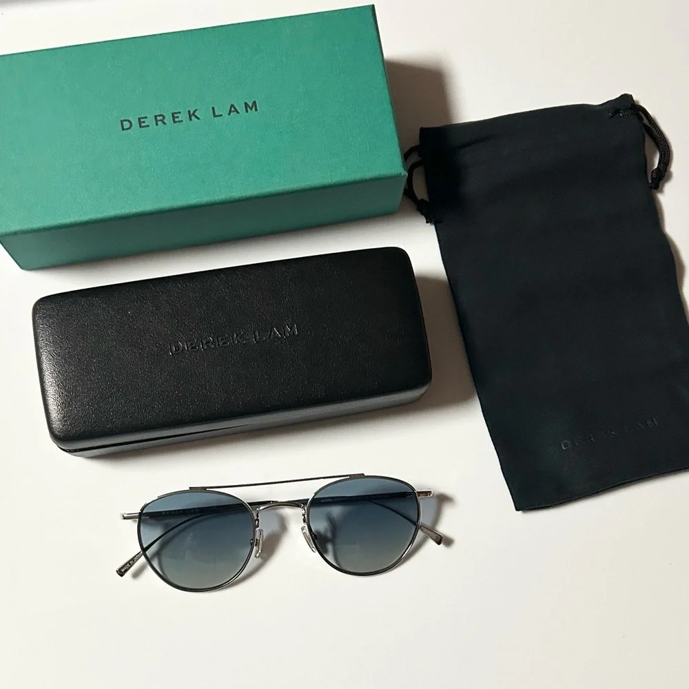 Derek Lam Woman’s Sunglasses with Box, Casey and Pouch
